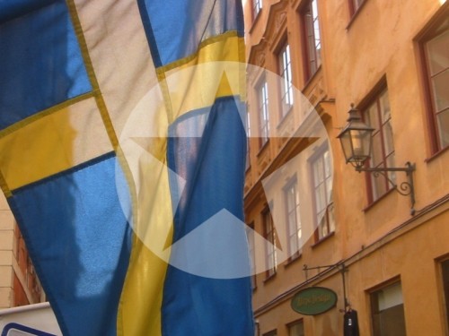 Sveriges Flagga Stockholm 2005 Der schwedische Reichstag schreibt die Beflaggung an bestimmten Festtagen vor. Man findet sie jedoch jederzeit überall.