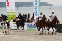 Präsentation der beiden Teams vor dem Duell.