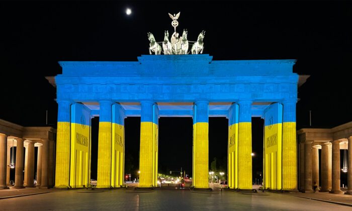 Brandenburger Tor in Ukraine-Farben