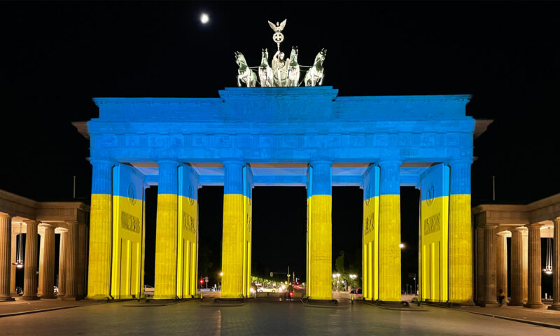 Brandenburger Tor in Ukraine Farben