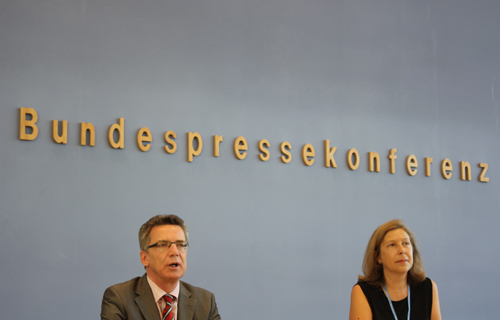 Bundespressekonferenz Bundesminister Thomas de Maizière 2010