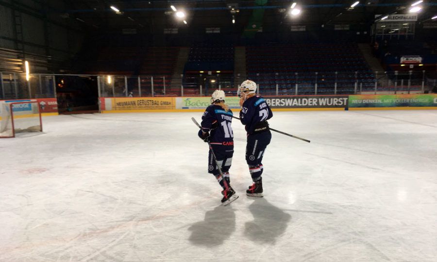 Premiere der Eisbären-Frauen im Wellblechpalast, 2017