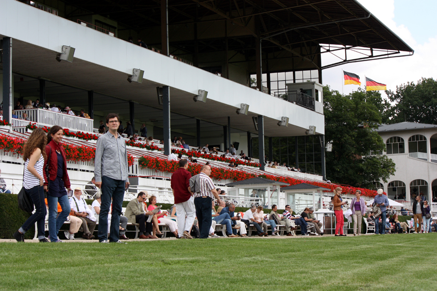 Galopprennbahn Hoppegarten Haupttribüne 2012