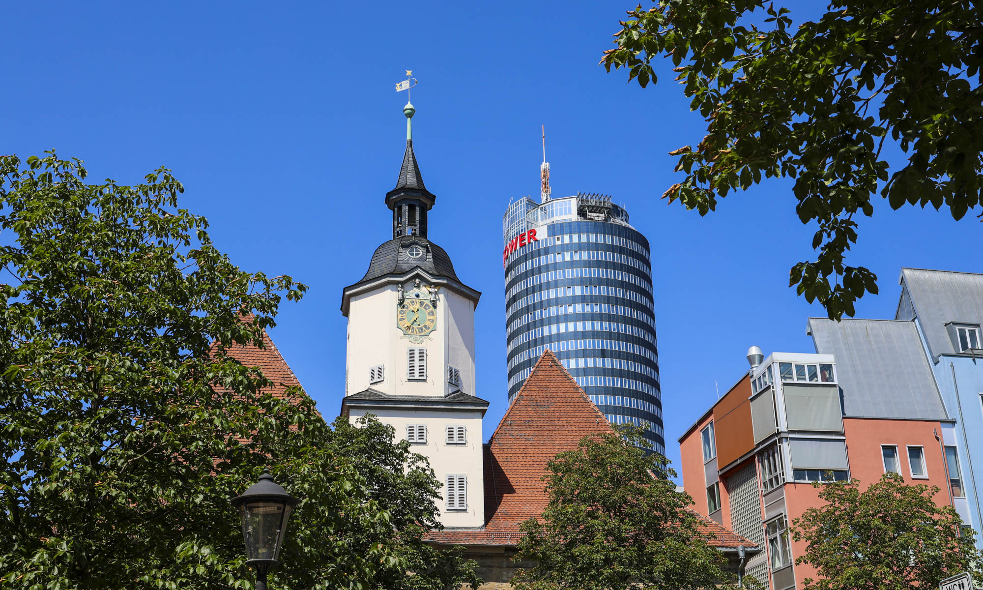 Kirche und JenTower, Jena