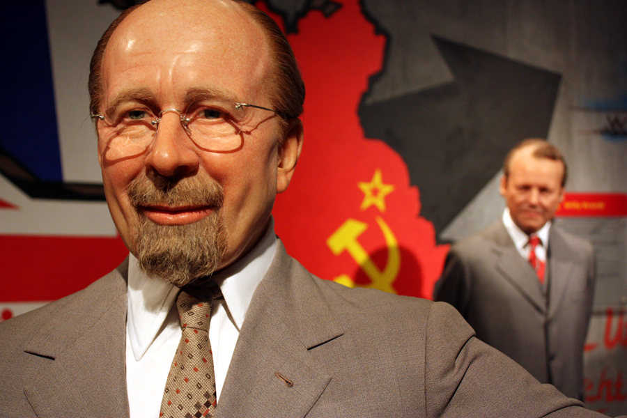 Walter Ulbricht und Willy Brandt bei Madame Tussauds Berlin, 2011