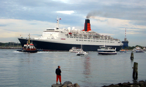 Queen Elizabeth 2 Warnemünde 2004