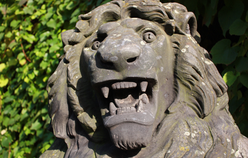 Steinerner Löwe in Tierpark Berlin, 2010